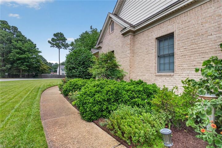 Property Photo: 1 Black Oak Ct VA 23662