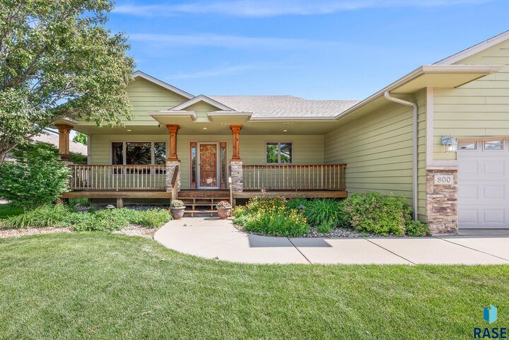 Property Photo:  800 W Glen Eagle St  SD 57108 