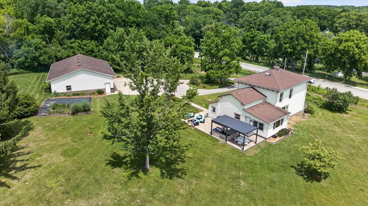 Property Photo: 2458 S Madison Road WI 53511