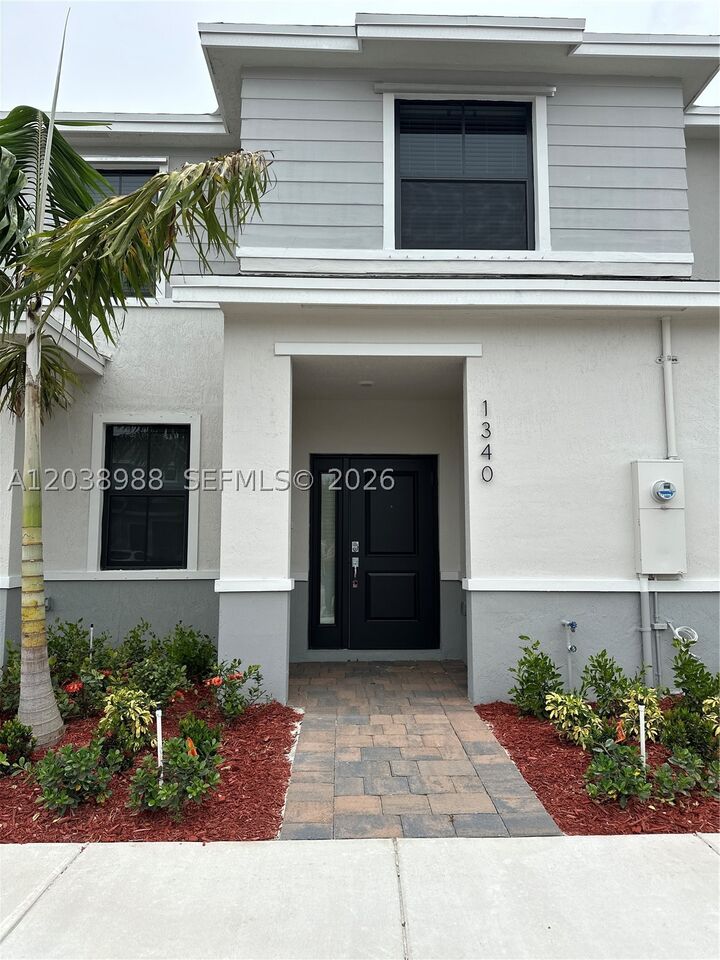 Property Photo: 1340 NE 3rd Ave 1340 FL 33034