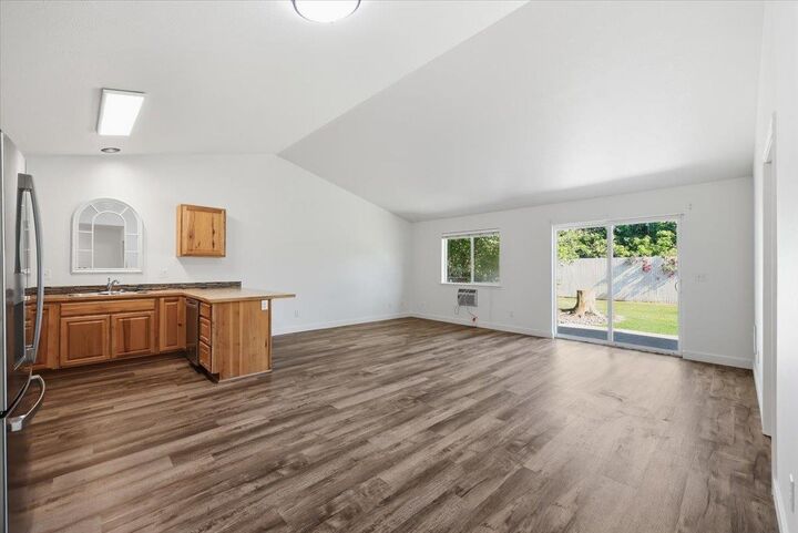 Property Photo: 1716 N Bessie Ln 1718 N Bessie Ln WA 99224