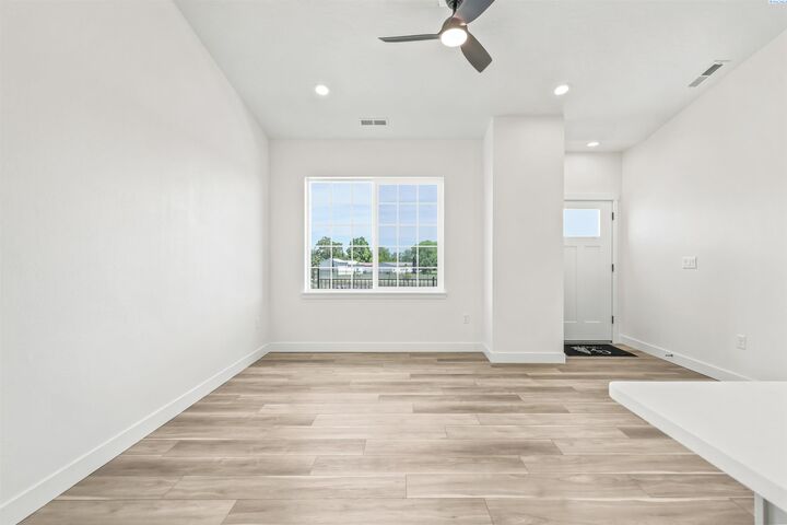 Property Photo:  4460 Conifer St  WA 99353 