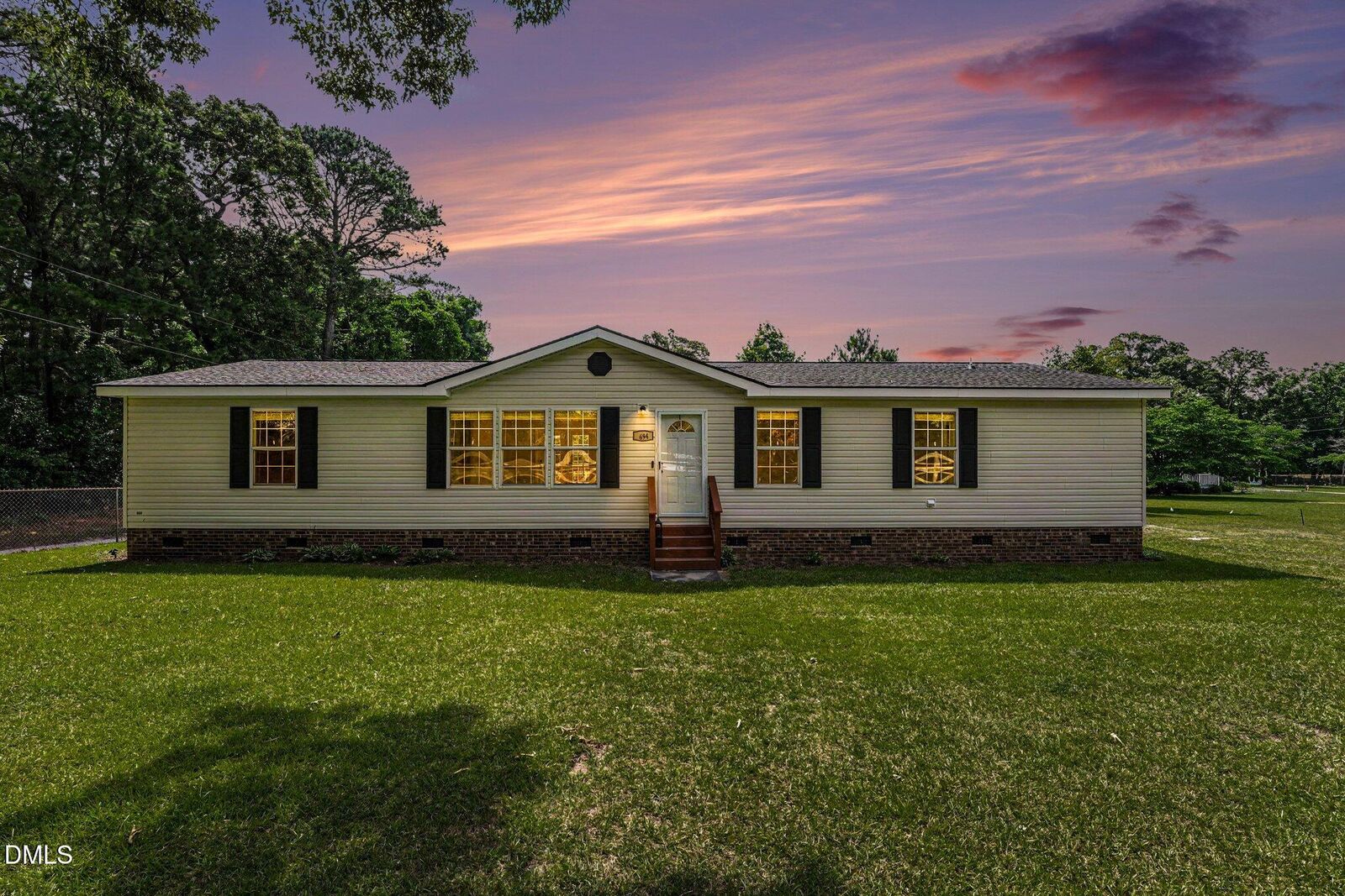 Property Photo:  694 John Lee Road  NC 28334 