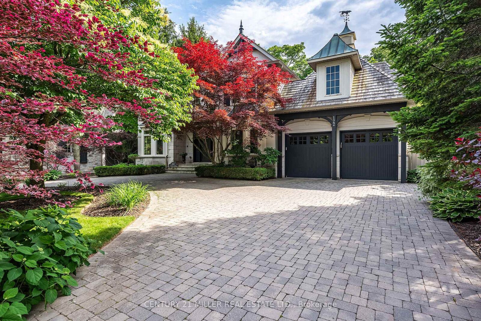 Property Photo:  122 Lisonally Court  ON L6L 6P2 