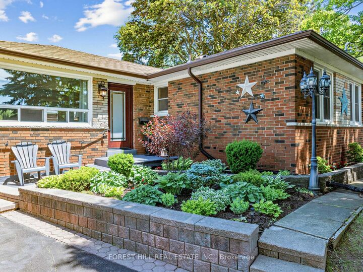 Property Photo: 72 Woodgarden Crescent ON M1E 3K2