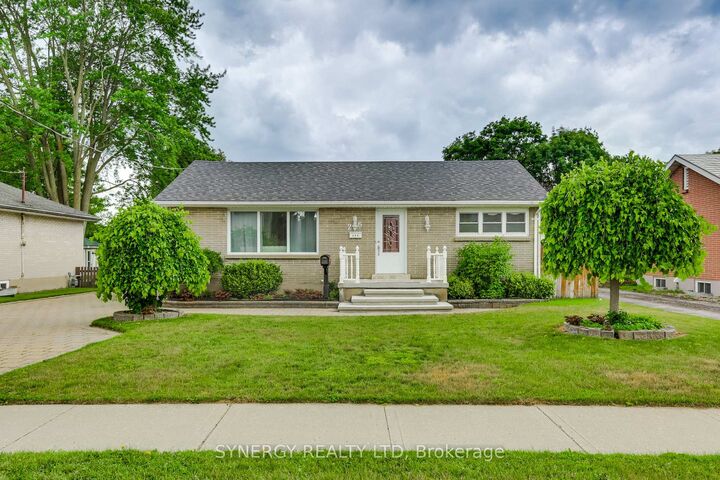 266 Adelaide Street — photo 1