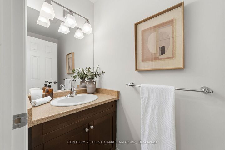 Photo de la propriété: 126 Radcliffe Crescent ON N0M 2J0