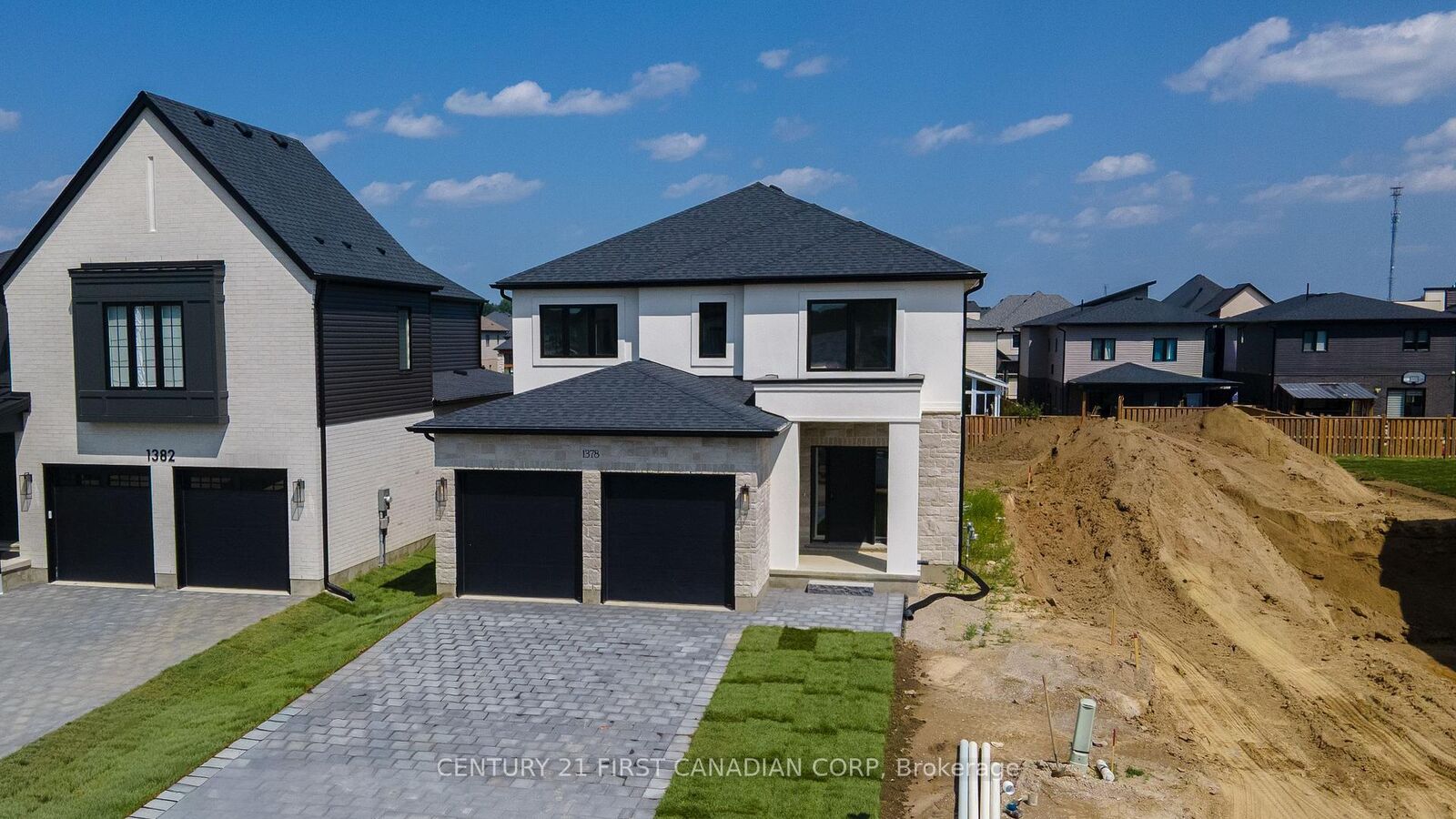 Property Photo: 1378 Shields Place ON N6G 0Z8