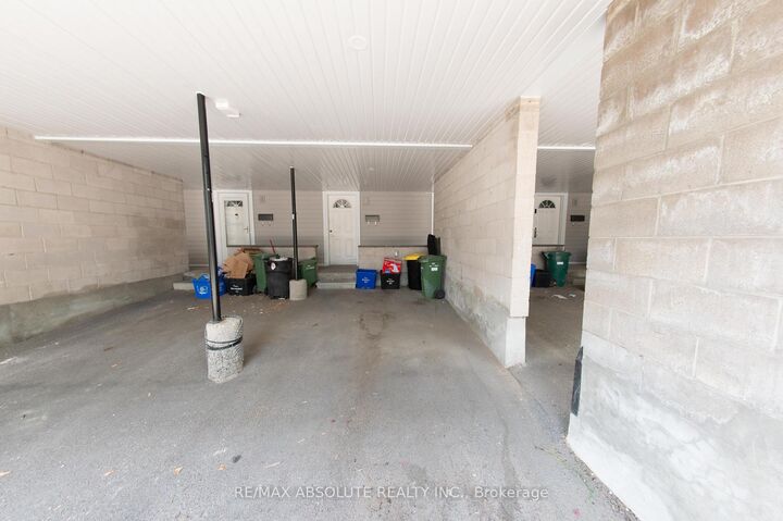 Property Photo: 3415 Uplands Drive 44 ON K1V 9N3