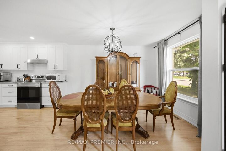 Property Photo: 115 William Roe Boulevard ON L3Y 1B1
