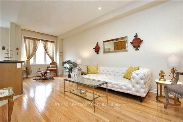 Property Photo: 35 Elihof Drive ON L6A 4N6