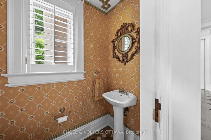 218 Coltrin Road — photo 1