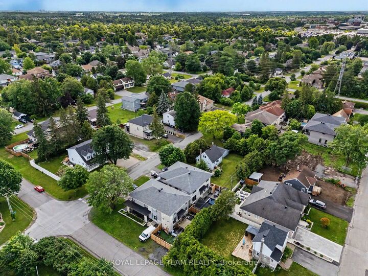 Property Photo:  50 Lotta Avenue  ON K2G 6B5 