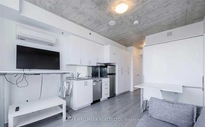 Property Photo: 1900 Simcoe Street N 436 ON L6E 0M7