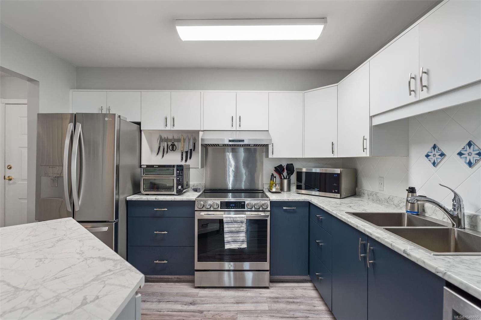 Property Photo: 3931 Shelbourne St #102 BC V8P 4H9