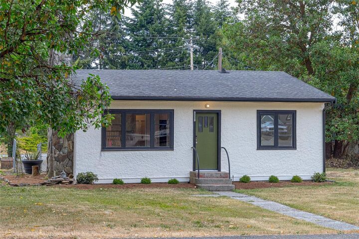 9559 Chemainus Rd — photo 1