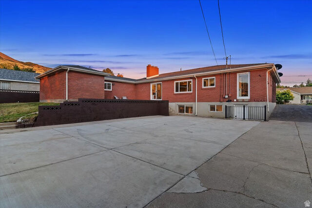 Property Photo:  555 E Pages Ln  UT 84014 
