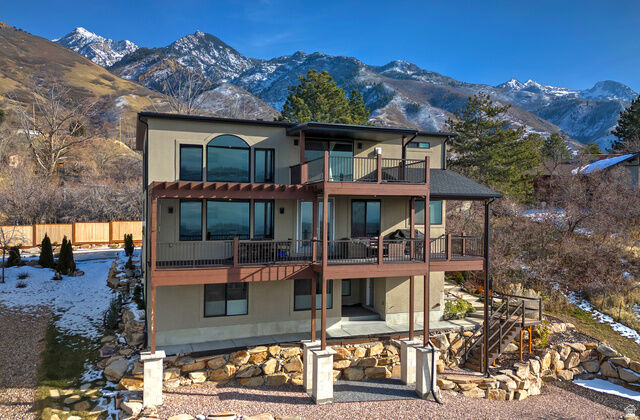 Property Photo: 8564 S Little Willow Cir UT 84121