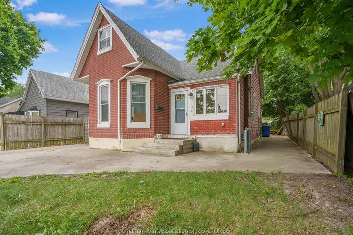 Property Photo: 194 Murray Street ON N7M 3L3