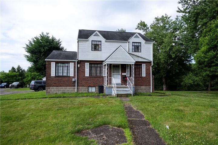 Property Photo: 44 Forest Grove Rd PA 15108