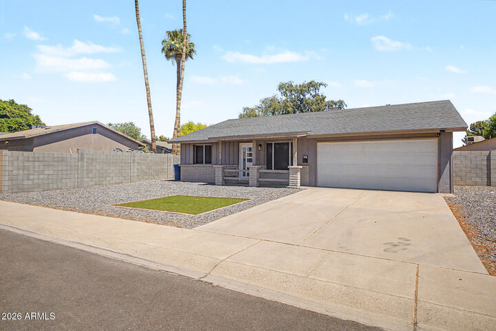 Property Photo:  1914 E Auburn Drive  AZ 85283 