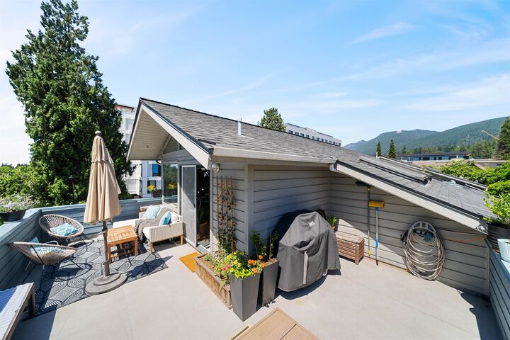 Property Photo:  2118 Eastern Avenue 3  BC V7L 3G3 