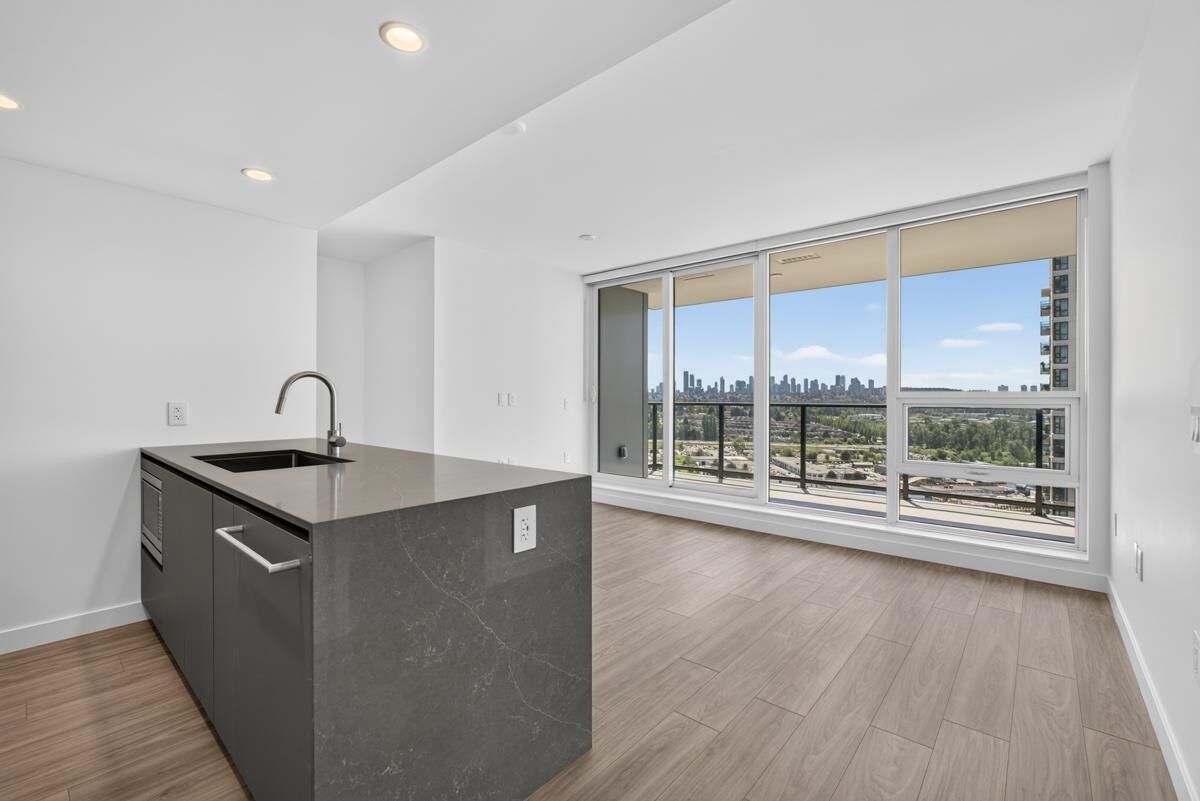 Property Photo:  2135 Springer Avenue 1908  BC V5B 2Z6 