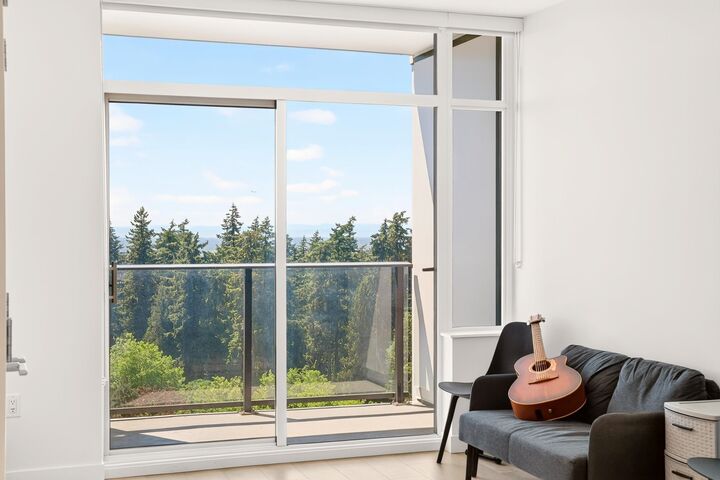 Property Photo: 6468 Willingdon Avenue 1303 BC V5H 0L3