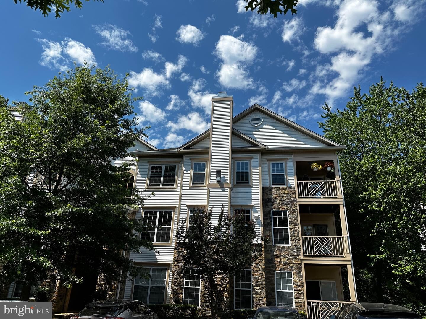 Property Photo: 5958 Founders Hill Drive 301 VA 22310