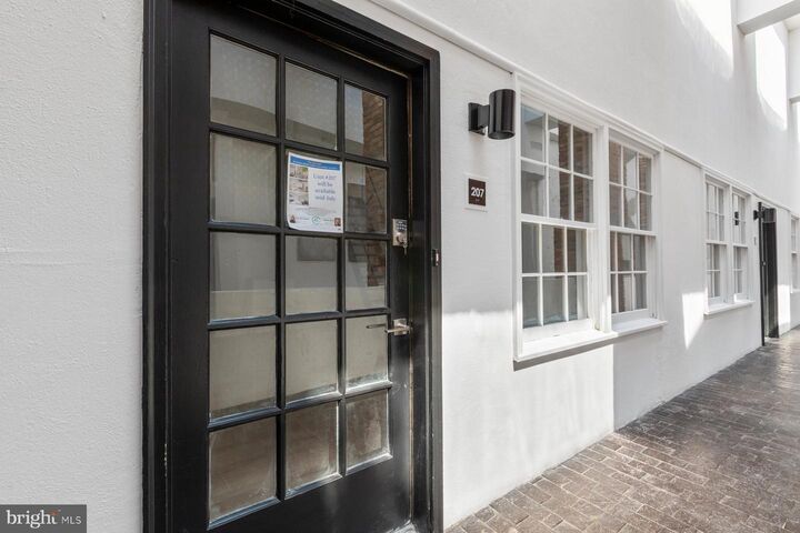 Property Photo:  207 S Patrick Street 207  VA 22314 