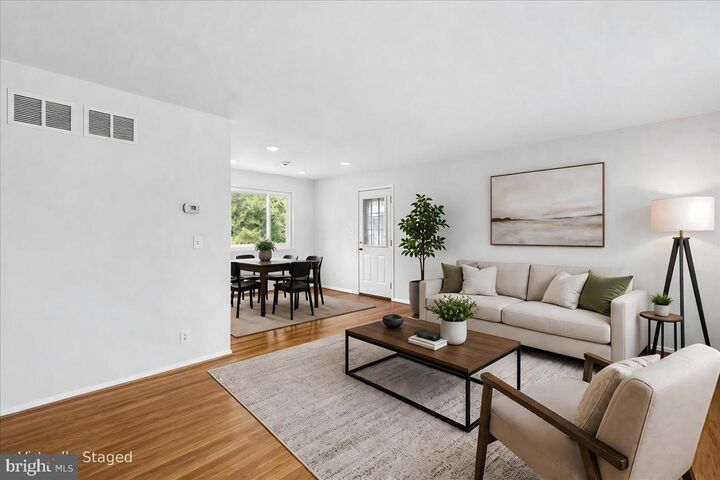 Property Photo: 2510 N Shelley Street VA 22311
