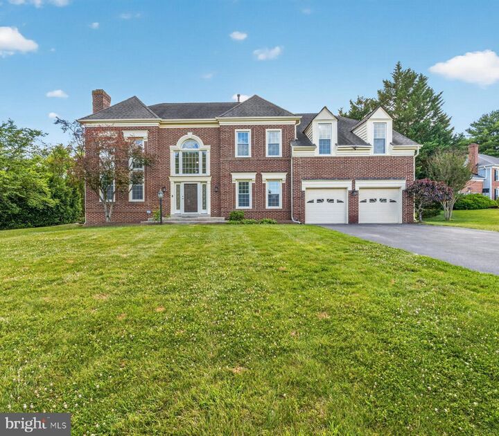 Property Photo: 17536 Applewood Lane MD 20855
