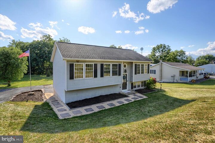 Property Photo:  282 Montour Road  PA 17040 