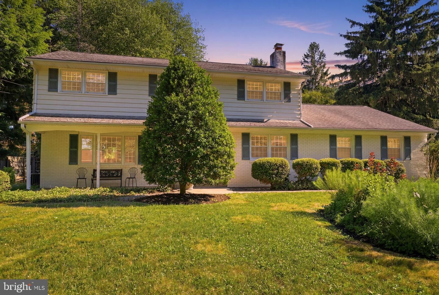 Property Photo: 949 Queens Drive PA 19067