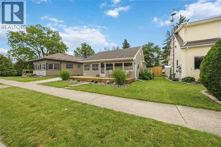 Property Photo:  505 Broadway Street  ON N0P 2B0 