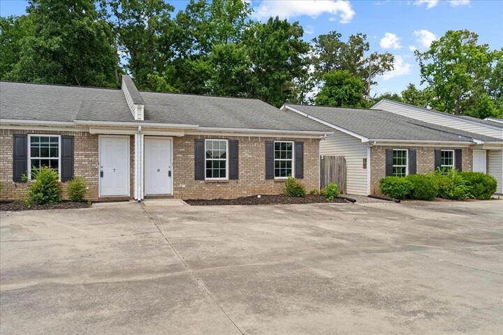 Property Photo:  1025 Orchard Way  GA 30721 