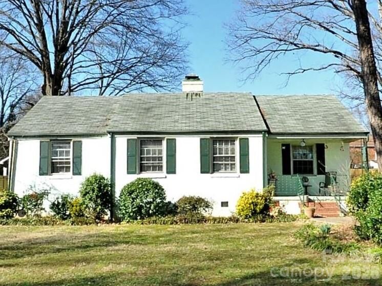 Property Photo:  822 Sedgefield Road  NC 28209 