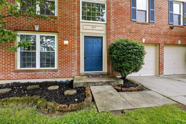 Property Photo:  923 Pond Court  OH 45036 