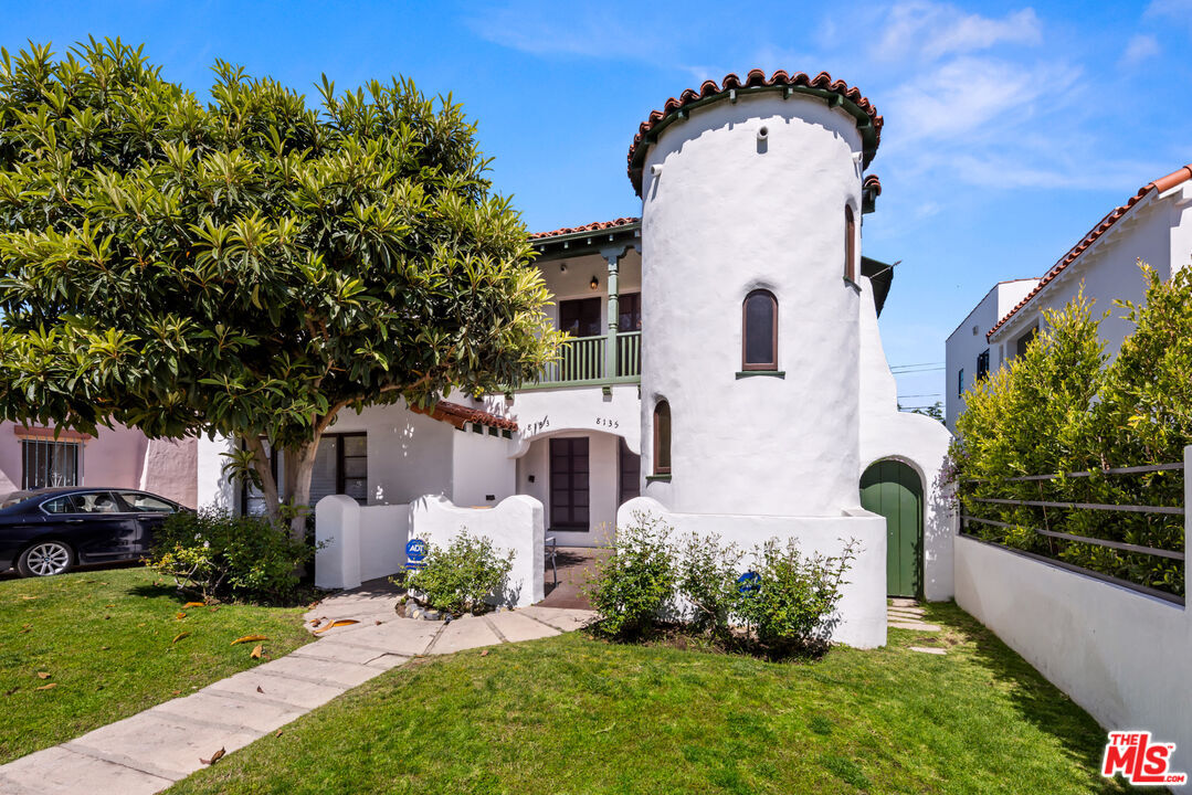 Property Photo:  8135 W 4th St  CA 90048 