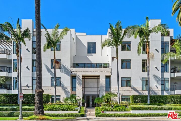 Property Photo:  447 N Doheny Dr  CA 90210 