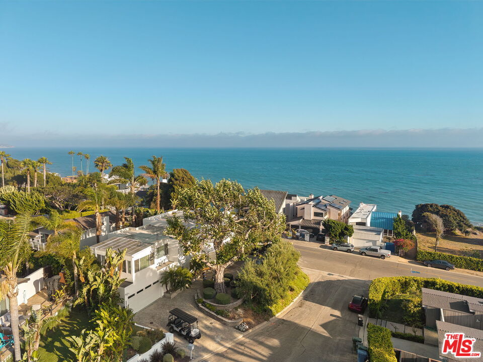 Property Photo: 4908 Bunnie Ln CA 90265