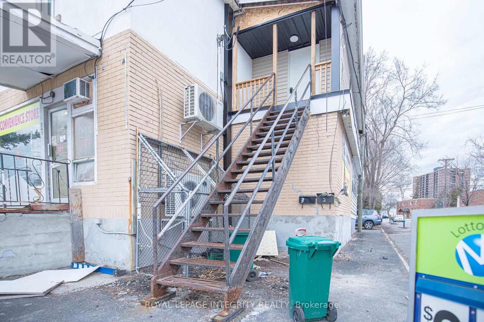 Property Photo:  345 Richelieu Avenue 4  ON K1L 6J7 