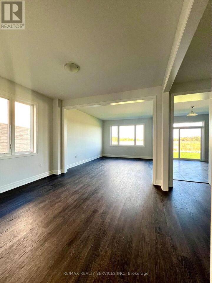 Property Photo: 156 Union Boulevard ON L9G 0N9