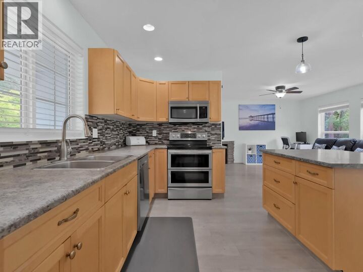 Property Photo: 7200 Victoria Road South BC V0H 1Z2