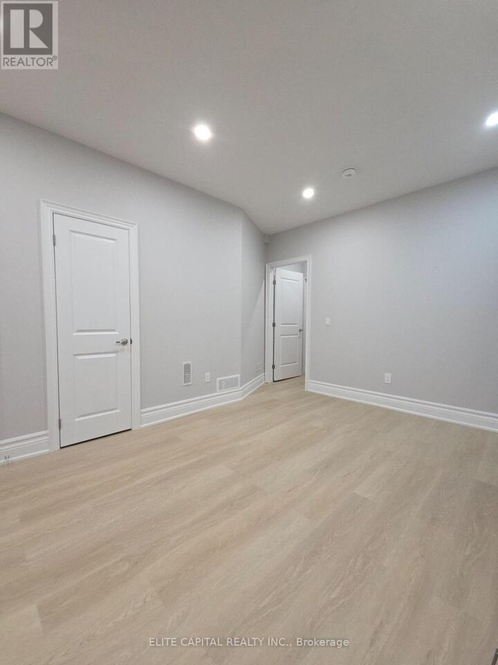 Property Photo:  9474 Bayview Avenue  ON L4C 5H3 