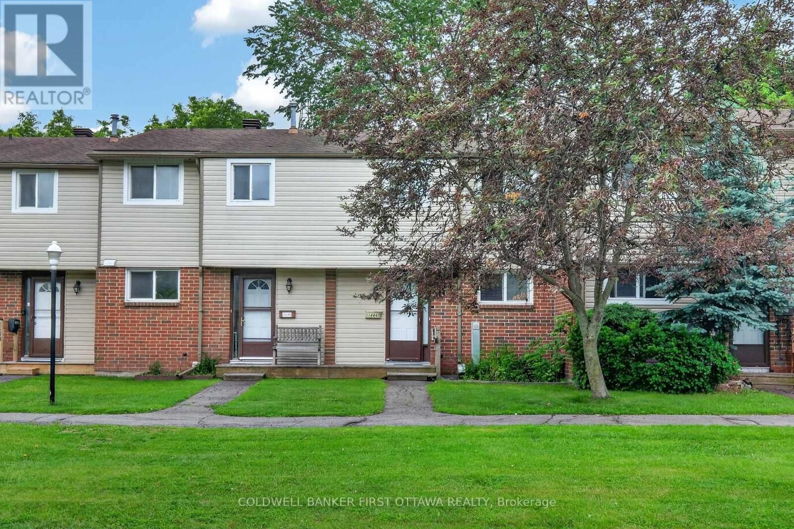 Property Photo:  1444 Palmerston Drive 98  ON K1J 8P1 