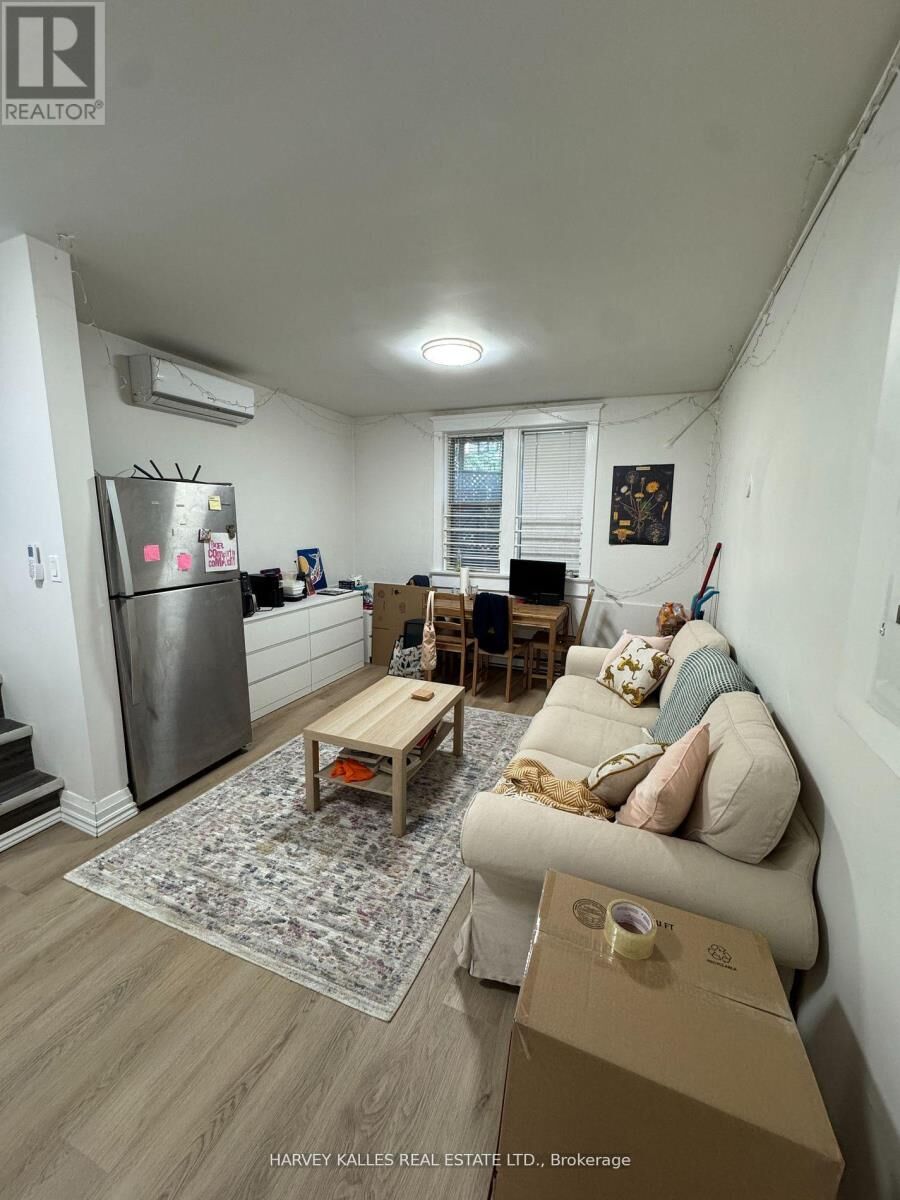 Property Photo:  1065 Bathurst Street 2  ON M5R 3G8 
