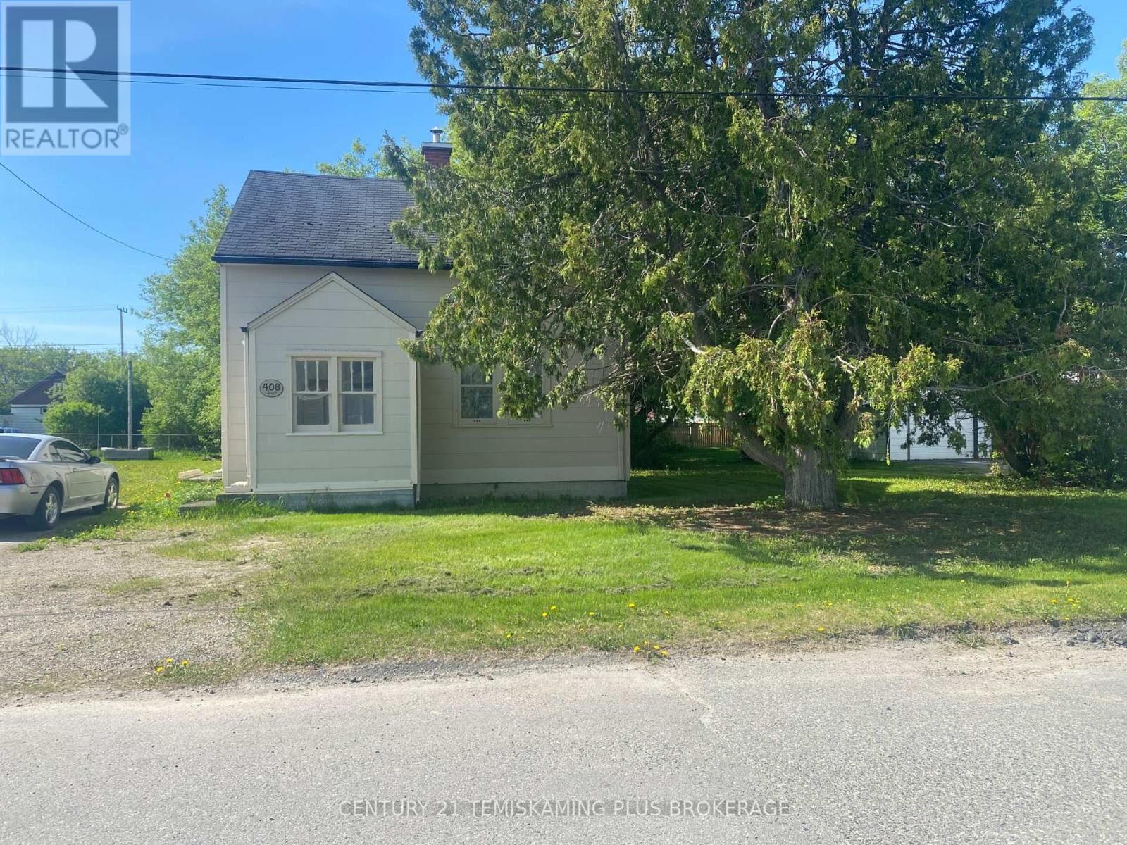Property Photo:  408 Grills Street  ON P0J 1P0 