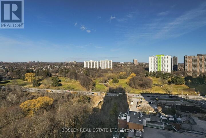 Property Photo:  3 Massey Square 2608  ON M4C 5L7 