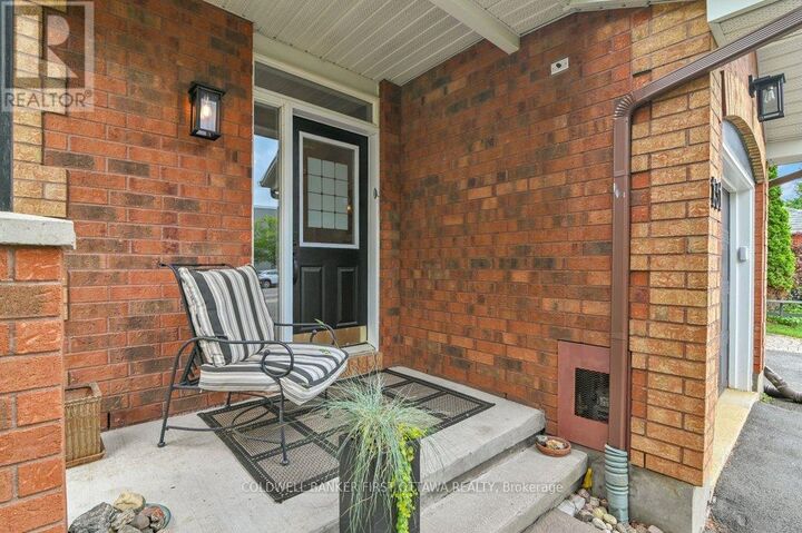 Property Photo:  131 Hearst Way  ON K2L 4G5 